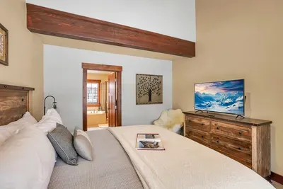 Dream Big, Sleep Better: Enjoy your own cozy oasis with all the comforts you need. Unplug, unwind, and let the mountain vibes lull you to sleep