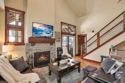 Light‑filled living room designed for post‑ski lounging and slow mornings.