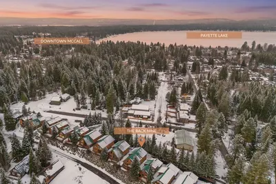 Minutes to McCall coffee shops, restaurants, and breweries