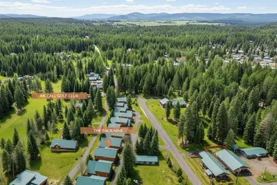 Wake up above the fairways at The Back Nine – your McCall golf course vacation rental on McCall Golf Club.