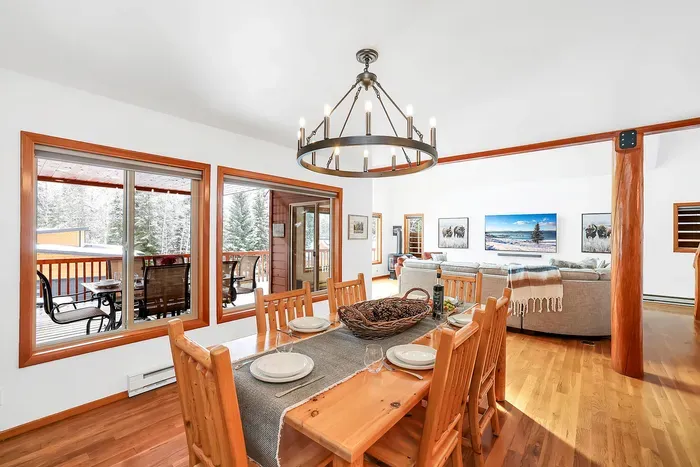 Dine indoors or out – both tables seat six comfortably at this McCall golf condo.