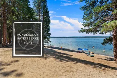 From the back deck to Payette Lake in minutes—swims, paddles, and marina ice cream, then back to the links by sunset