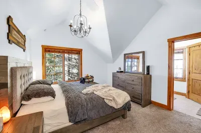 Crisp linens and quiet—recovery is part of the program