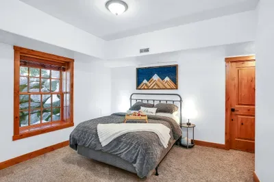 Quiet, roomy, and dialed: queen bed, smart TV, and enough closet space for your entire kit.