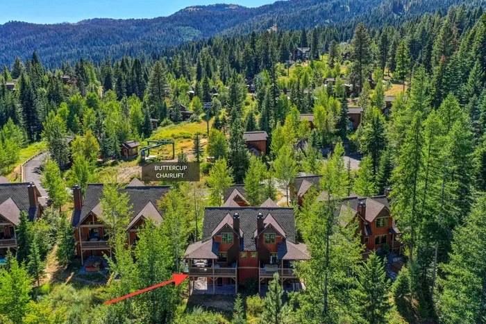 Buttercup Ridge has sweeping mountain views and is located directly adjacent to the Buttercup Chairlift, which operates on weekends, and weekdays during the holidays