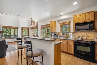 While there are plenty of dining options at Tamarack Resort, you can easily whip up a holiday meal in this fully-stocked kitchen