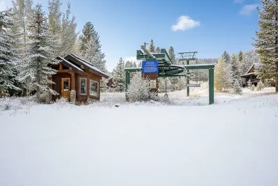 Ski-In/Ski-Out Convenience: Experience the ultimate in alpine accessibility with Timberline Lodge's true ski-in/ski-out location. Just steps from the Buttercup Chairlift, you can hit the slopes with ease and return to your cozy retreat without missin