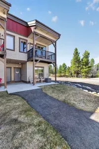 Families, couples, and friend groups love the smart layout and flexible sleeping options here.