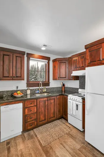 The apartment kitchen is ideal for early‑morning coffee, baby bottles, or a late‑night snack run that doesn’t wake the house.
