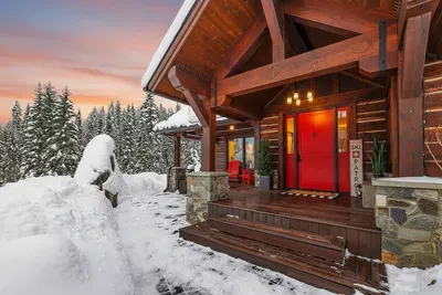 From first light on the peaks to star‑filled nights in the swim spa, Sugarloaf Summit is a basecamp built for real mountain days and easy nights in.