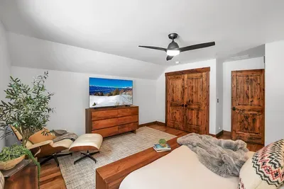 Removed from the main‑level buzz, the loft bedroom is a natural spot for slow mornings and a few extra pages before sleep.