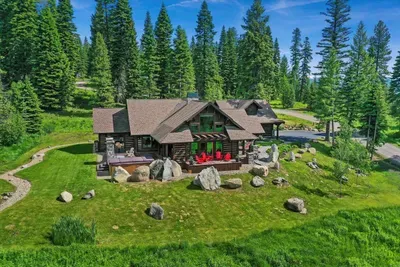 A true Tamarack ski chalet with a quietly luxurious, homey vibe.