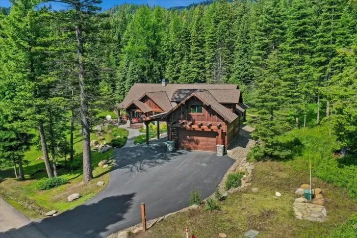 Feels secluded, but you’re still steps from Village amenities and lifts.