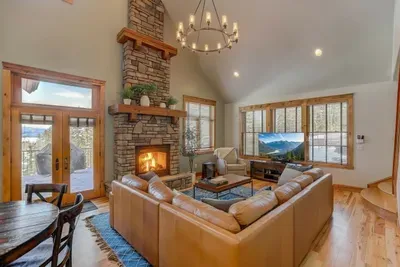 Big windows keep the mountains in view even when you’re off your feet.