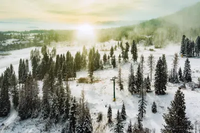 From stunning sunrises to starry nights, every experience at Tamarack Resort is a chance to create lasting memories in nature's embrace. 🌅🌌