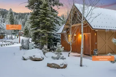 Ski-in/Ski-out Access: Just steps away from your mountain adventure