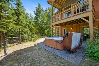 You'll be able to enjoy plenty of outdoor time at Alpine Escape, lots of deck and yard space and a private hot tub