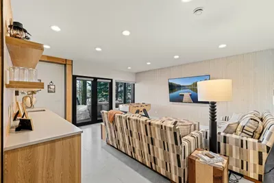 A McCall lake house that feels designed for how groups actually travel.