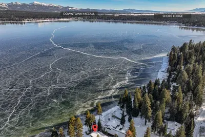 Direct, gentle access to Payette Lake, perfect for all ages