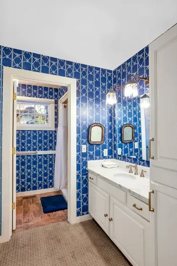 Main‑floor bath with a walk‑in shower—easy in, easy out after a day on the water.