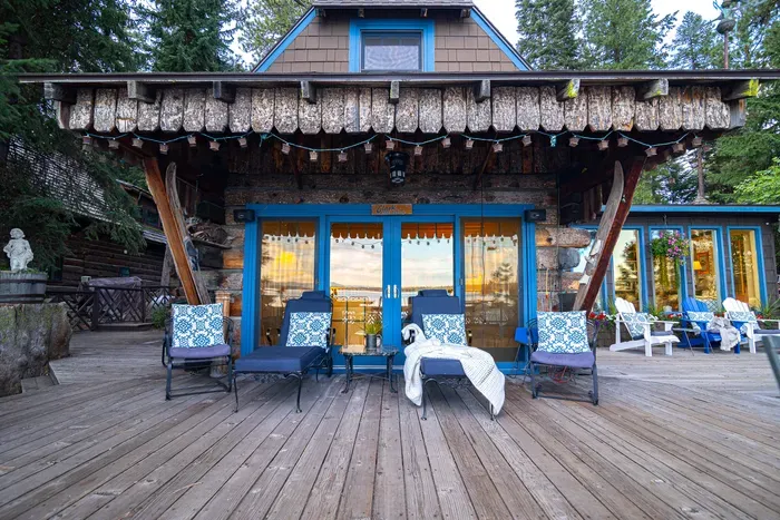 From coffee to cocktails, this is the outdoor living room you’ll never want to leave