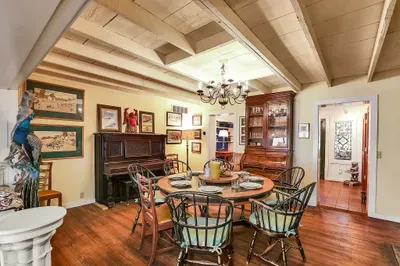 This house was built for groups—families, friends, and everyone in between