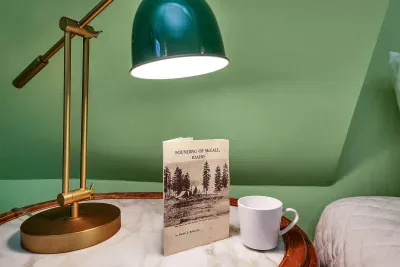Old‑school cabin charm with just the right amount of modern comfort