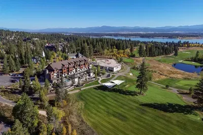 From sunrise greens to golden‑hour walks, the golf course is your everyday backdrop at First Tracks + Fairways