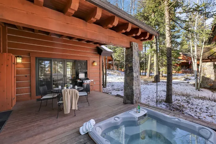 At First Tracks + Fairways, the back patio is more than an outdoor space—it’s the front row seat to your Tamarack days and nights