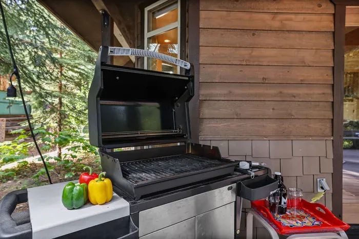 Fire up the propane grill and savor some BBQ, all while soaking in the stunning lakeside scenery. And no need to worry about running out of gas--the grill is piped into the propane line!