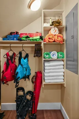 The Outpost is stocked for adventure! Beach towels, camping chair, trekking poles, 2 pairs of snowshoes, pickleball set, inflatables, + two adult life jackets provided. Large dog bed, stake + cable, + food/water dish available for Fido!