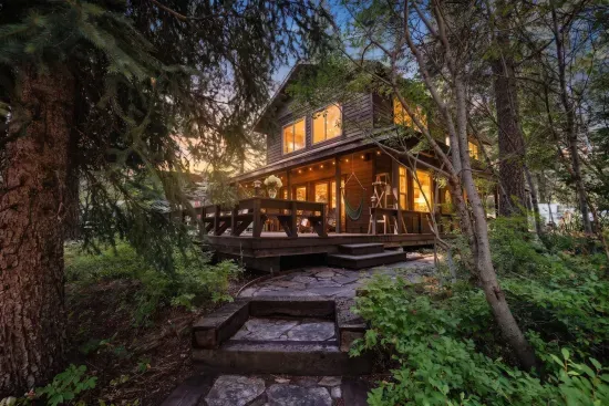 The Outpost is perfect for those looking to experience McCall at its most serene--surrounded by mature trees, with Payette Lake to the east, granite peaks to the west, and still just a short drive to downtown and Brundage Mountain Resort