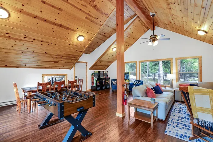 Spacious enough for everyone, including your furry friends, Otter's Den offers a fenced backyard, game room, and plenty of room to spread out and relax