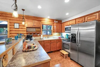 Get to work in the open kitchen while staying in the mix with family and friends—no chef left behind here