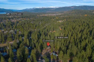 Nature's Doorstep: Step outside and immerse yourself in nature, with forest trails just a stone's throw from Otter's Den, offering endless opportunities for hiking, biking, and exploring the great outdoors