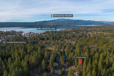 Bird's Eye View: Otter's Den has a PRIME location, perfectly situated near downtown McCall, Brundage Resort, and the serene shores of Payette Lake