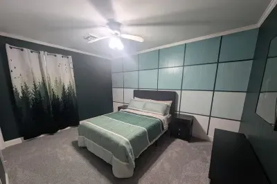 5BR Pool House + Game Room near Sports Park