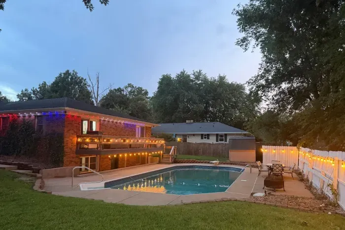 Pool Home with Entertainment Room — 6BR in Evansville, IN - image 1 of 38