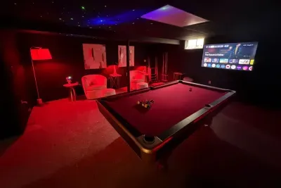 Pool Home with Entertainment Room — 6BR in Evansville, IN