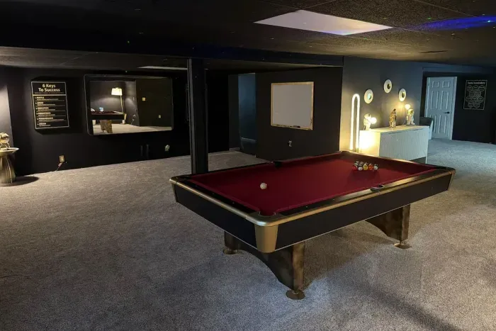 Pool Home with Entertainment Room — 6BR in Evansville, IN - image 31 of 38