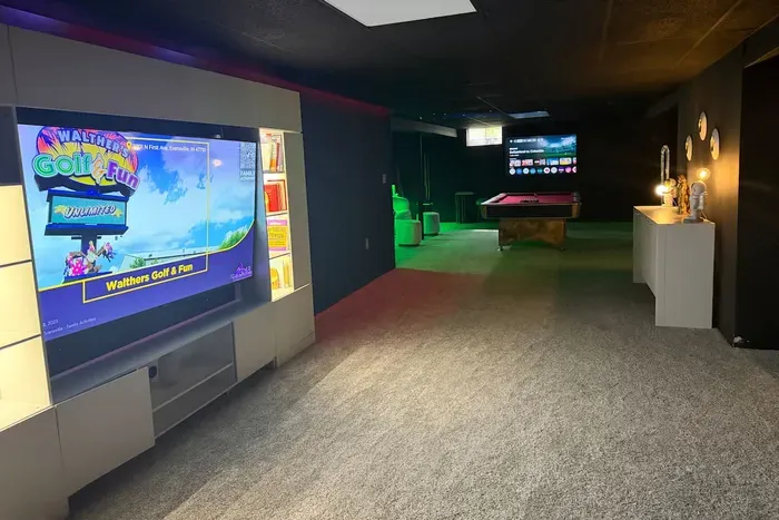 Pool Home with Entertainment Room — 6BR in Evansville, IN - image 29 of 38