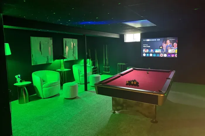 Pool Home with Entertainment Room — 6BR in Evansville, IN - image 28 of 38