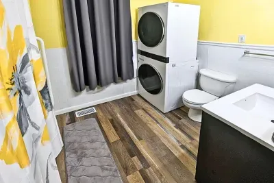 Two-Home Compound | 9BR | Sleeps 16+ - image 21 of 36