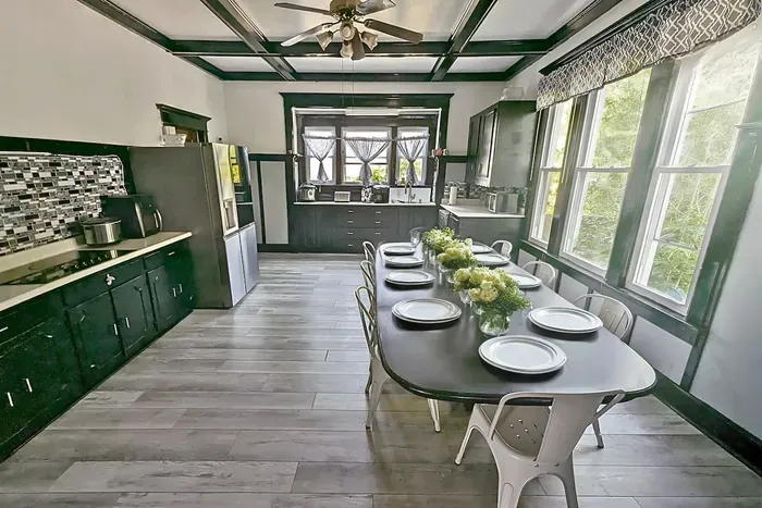 Two-Home Compound | 9BR | Sleeps 16+ - image 3 of 36