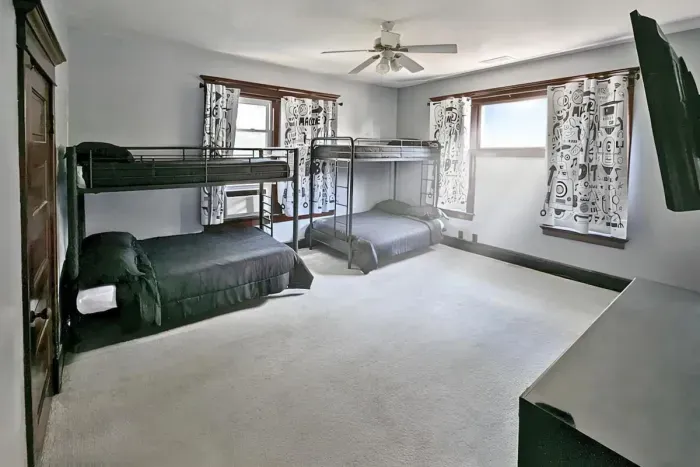 Two-Home Compound | 9BR | Sleeps 16+ - image 8 of 36
