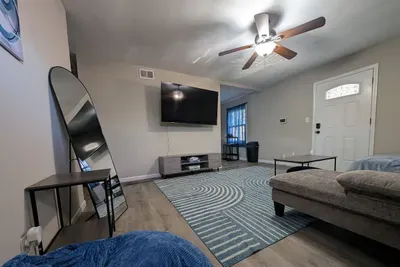 Cozy 2BR with Fenced Yard — Near Ford Center