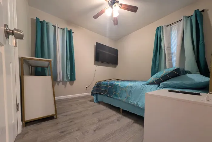 Cozy 2BR with Fenced Yard — Near Ford Center - image 6 of 16