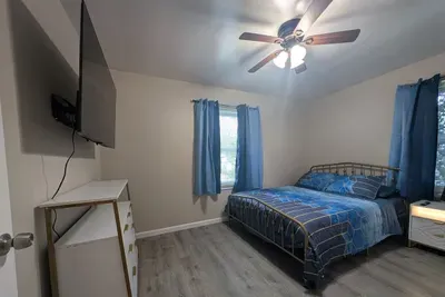 Cozy 2BR with Fenced Yard — Near Ford Center