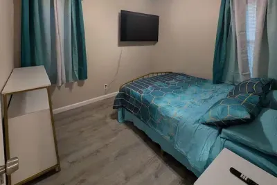 Cozy 2BR with Fenced Yard — Near Ford Center