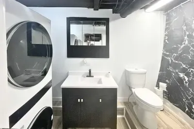6BR Crew House — Gym, Double Laundry, TVs in Every Room